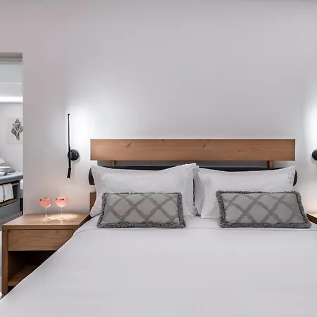 ペティノス ホテル 4*