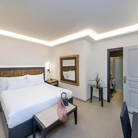 ペティノス ホテル プラティス・ヤロス