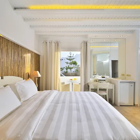 Petinos Hotel 4*