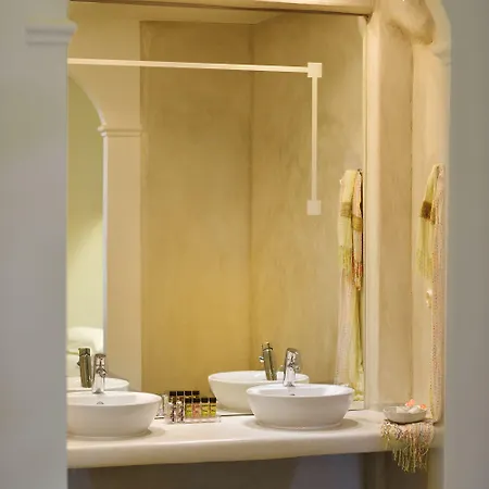 Hotel Petinos