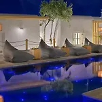 Hotel Petinos