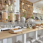 Petinos 4*