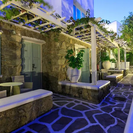 Petinos 4*